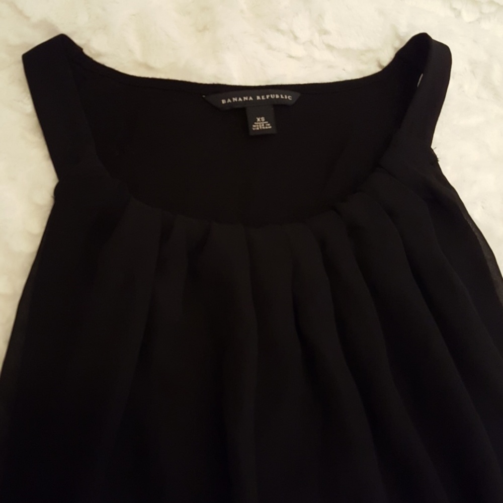 BANANA REPUBLIC PLEATED BLOUSE